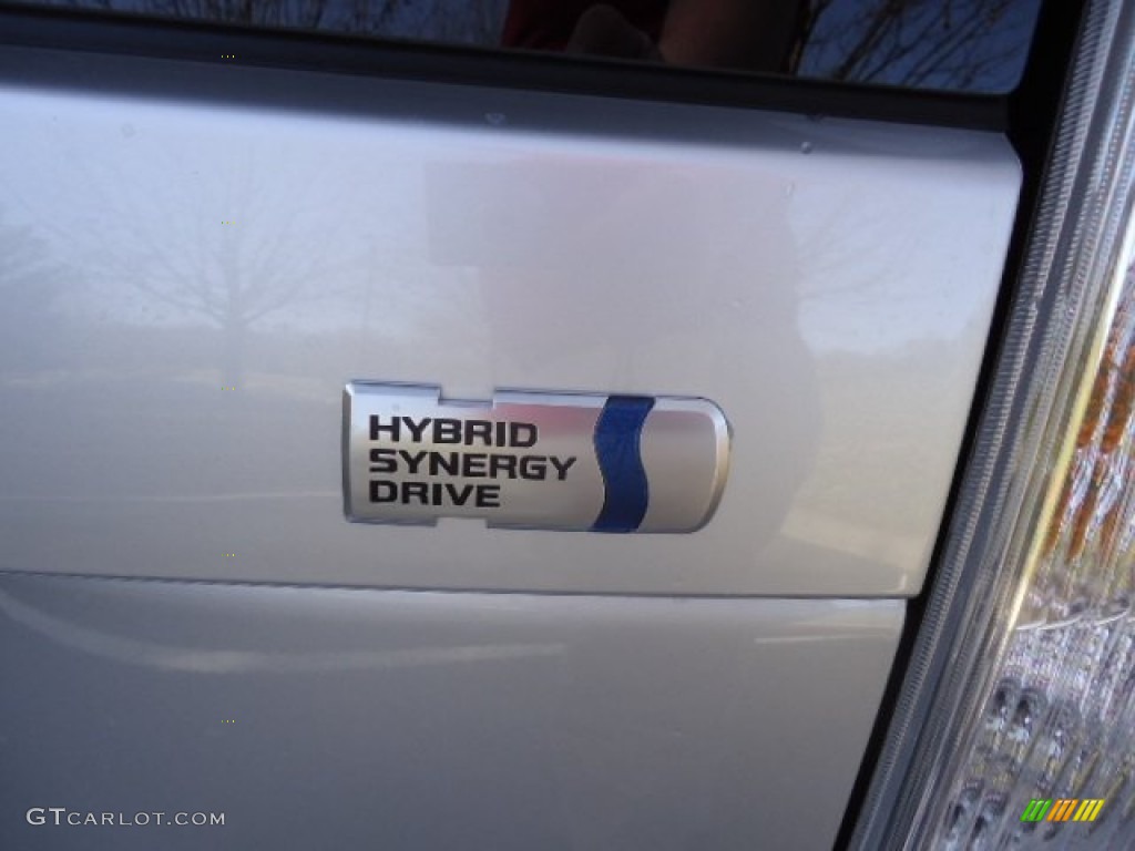 2012 Prius 3rd Gen Three Hybrid - Classic Silver Metallic / Dark Gray photo #11