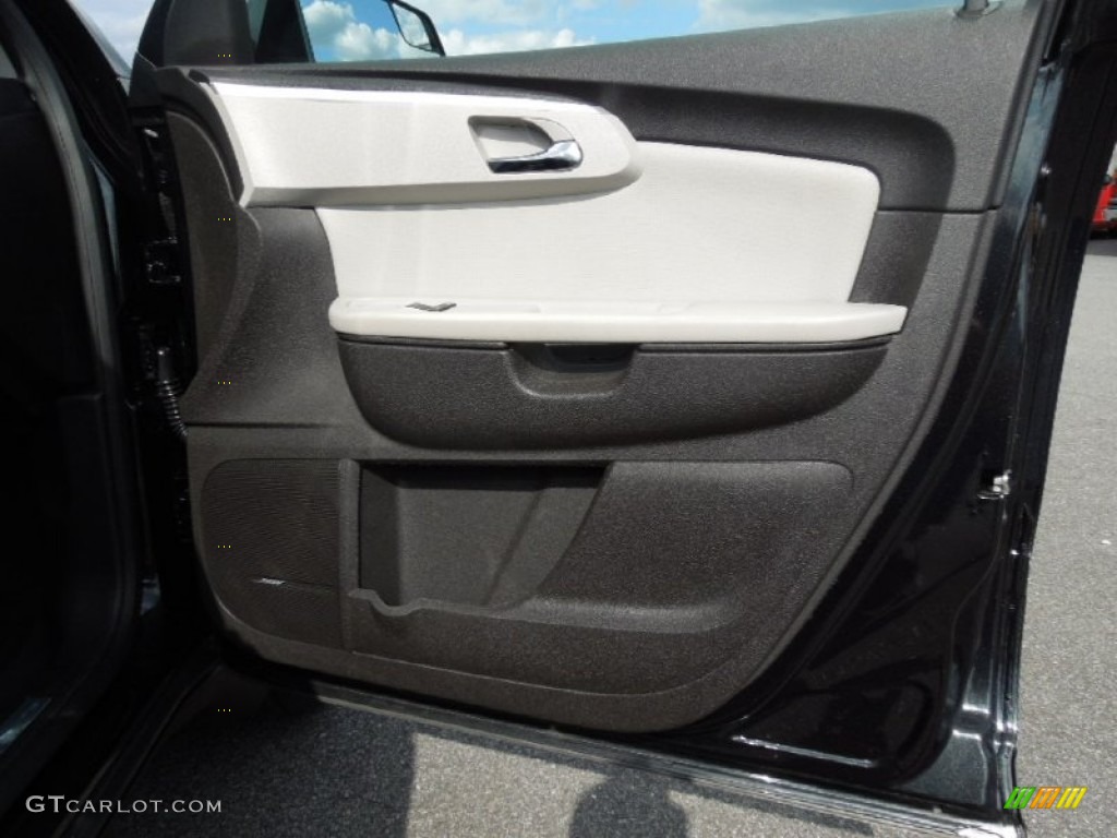 2011 Chevrolet Traverse LTZ AWD Door Panel Photos