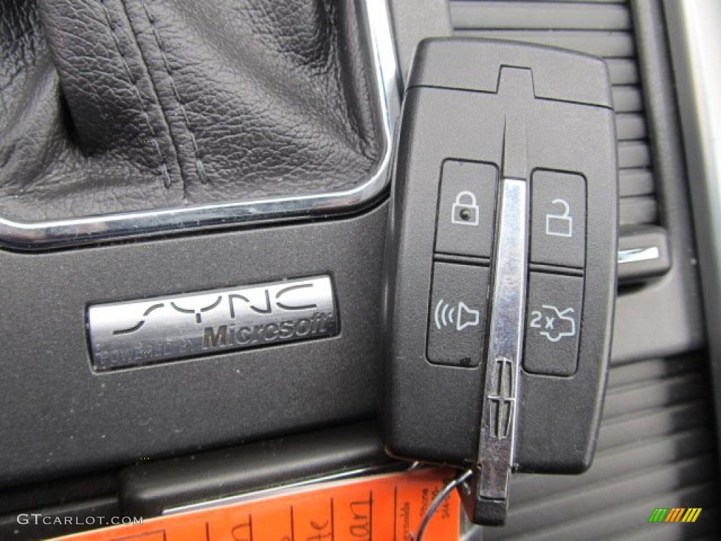 2010 Lincoln MKS AWD Keys Photos