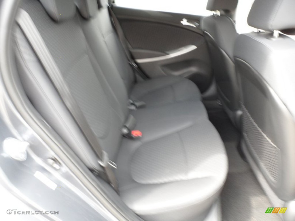 2012 Accent SE 5 Door - Cyclone Gray / Black photo #21