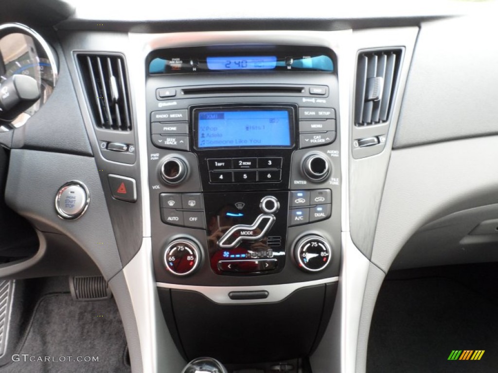 2012 Hyundai Sonata SE 2.0T Controls Photo #62252790