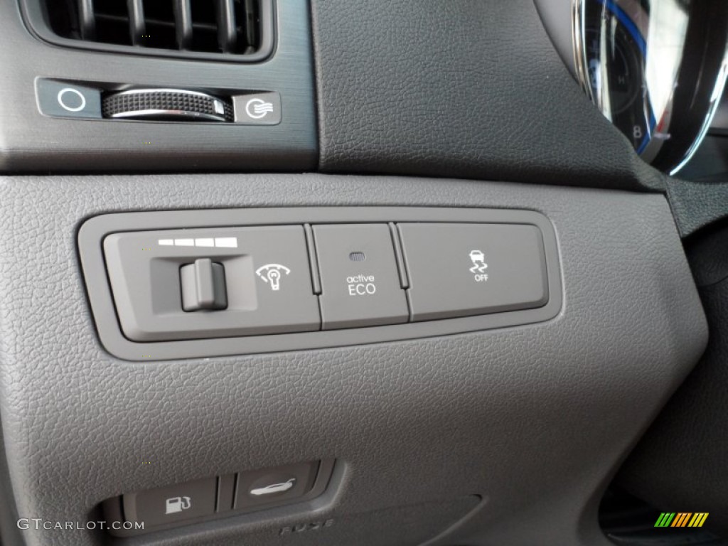 2012 Hyundai Sonata SE 2.0T Controls Photo #62253820