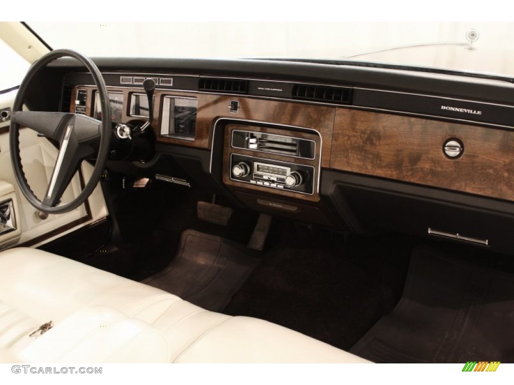 1978 Pontiac Bonneville Landau Coupe Off White Dashboard Photo #62256928