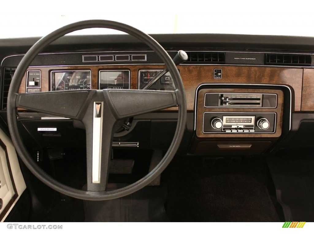 1978 Pontiac Bonneville Landau Coupe Off White Dashboard Photo #62256970