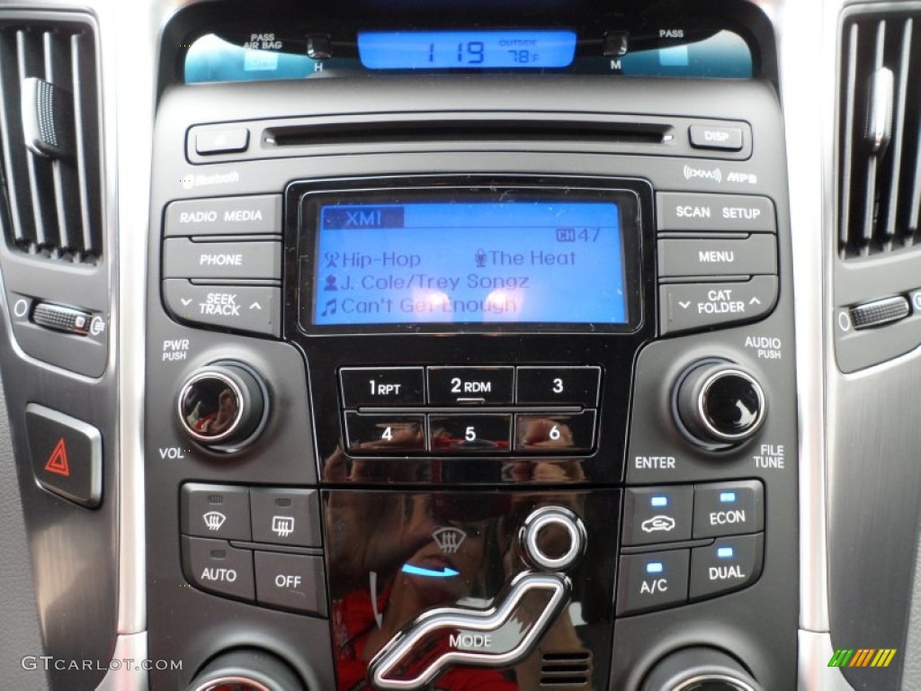 2012 Hyundai Sonata Hybrid Audio System Photos