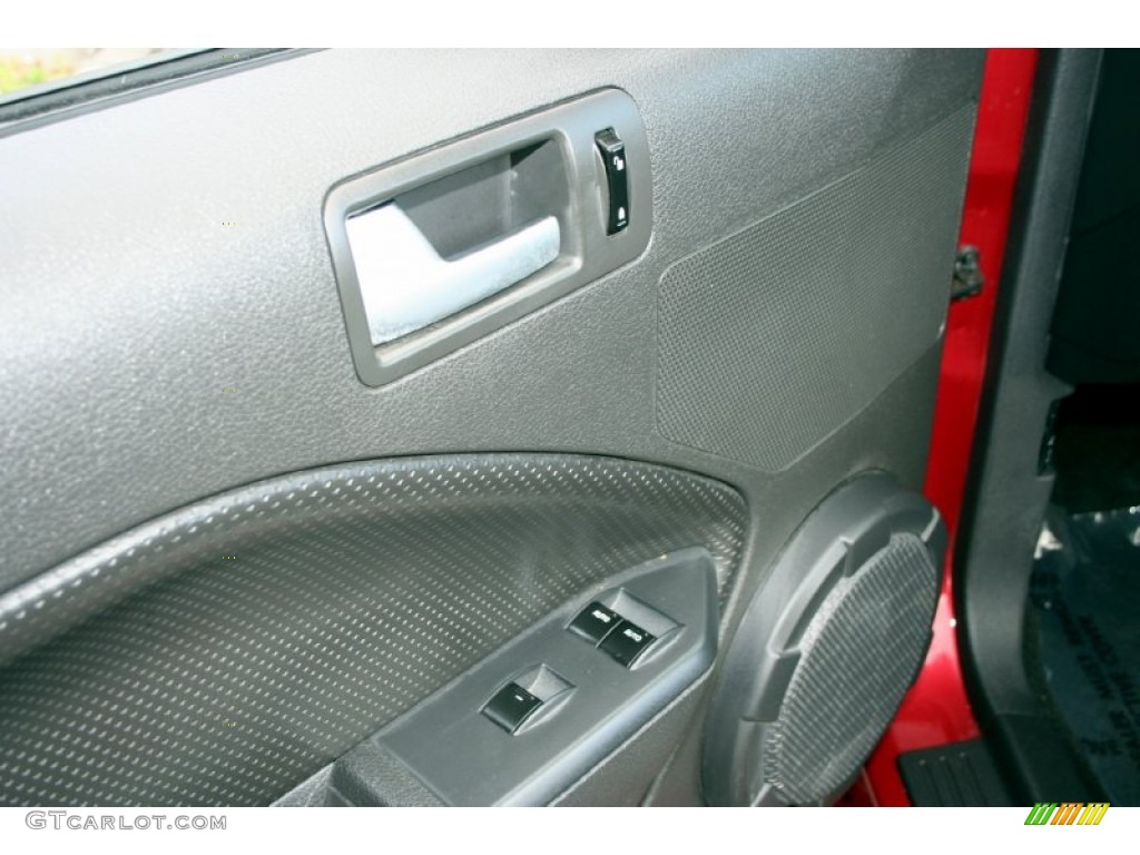 2005 Mustang GT Premium Convertible - Redfire Metallic / Dark Charcoal photo #39