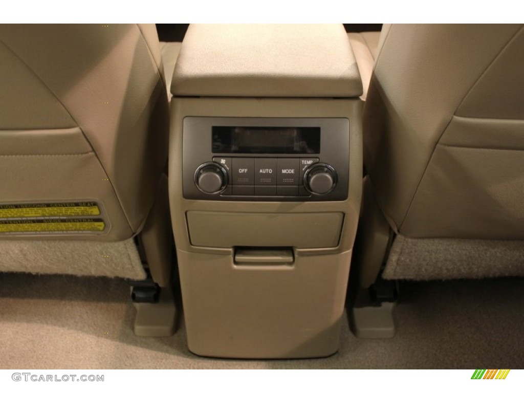 2008 Highlander Limited 4WD - Cypress Green Pearl / Sand Beige photo #32