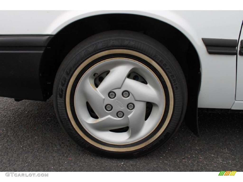 1994 Cavalier Wagon - Bright White / Charcoal photo #9