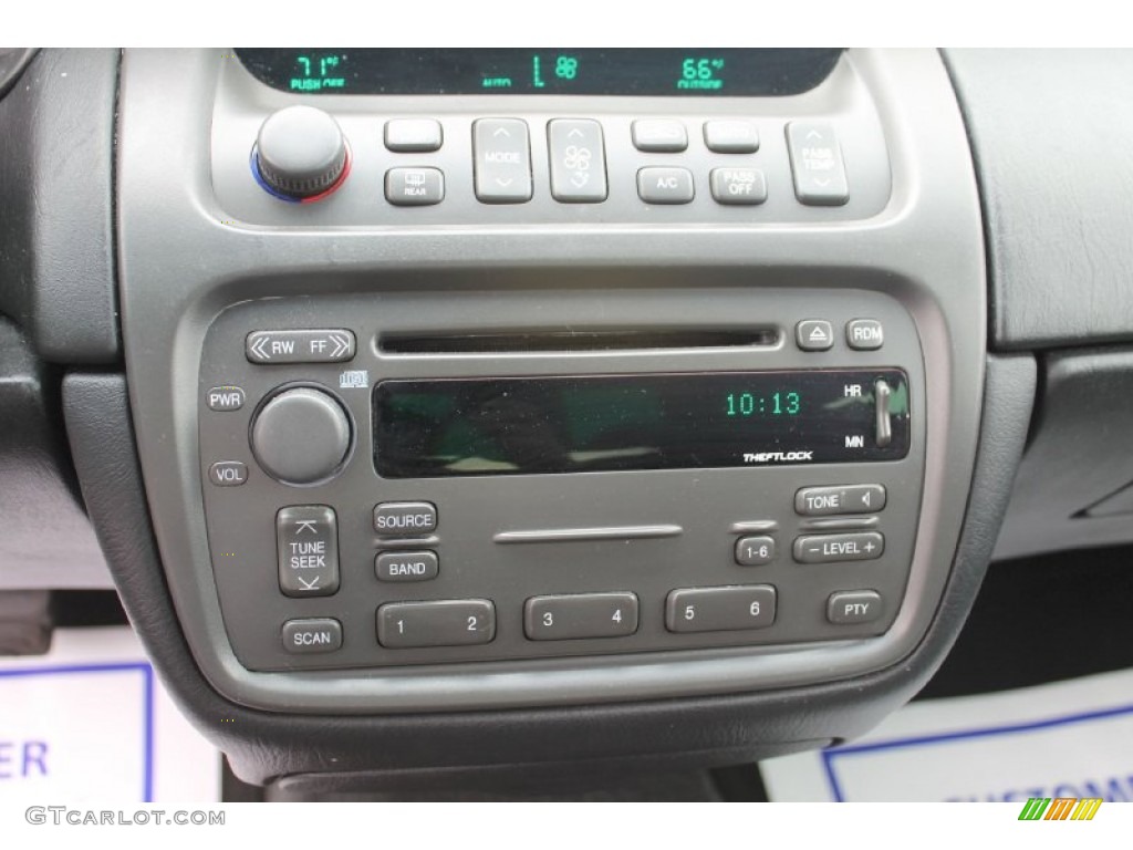 2005 Cadillac DeVille Sedan Controls Photo #62261617