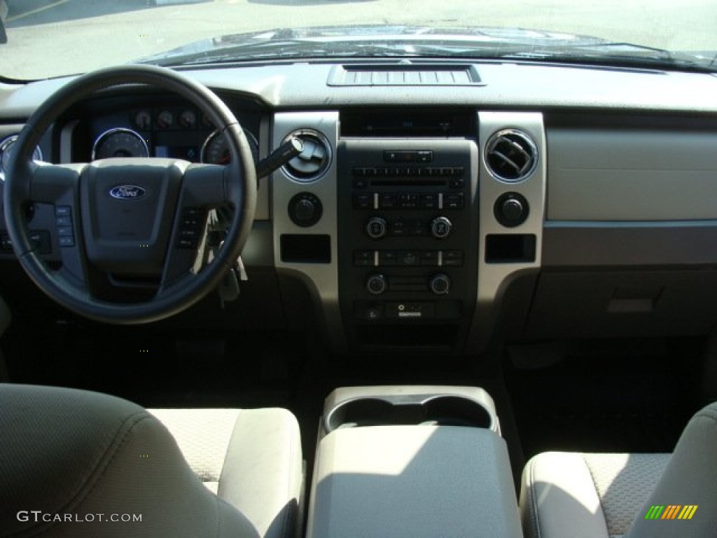2010 F150 XLT SuperCab 4x4 - Dark Blue Pearl Metallic / Medium Stone photo #9