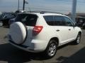 Super White - RAV4 4WD Photo No. 4