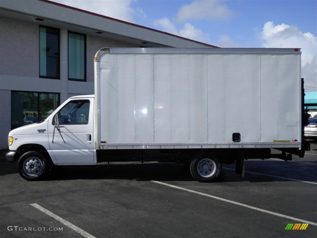 Oxford White 1997 Ford E Series Cutaway E350 Moving Van Exterior Photo #62265652