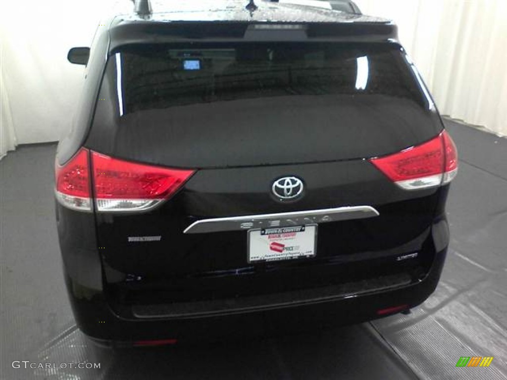 2012 Sienna Limited - Black / Light Gray photo #3