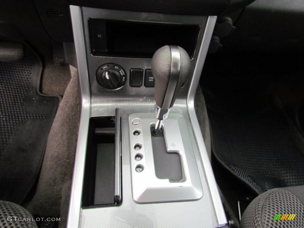 2011 Pathfinder SV 4x4 - Red Brick / Graphite photo #12
