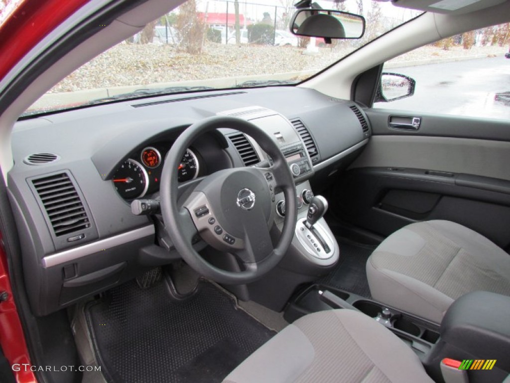 Charcoal Interior 2010 Nissan Sentra 2.0 SR Photo #62271408