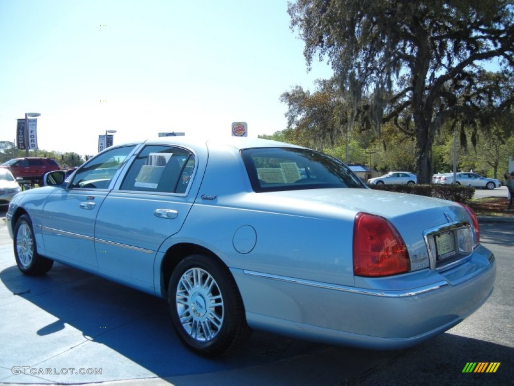 2011 Town Car Signature Limited - Light Ice Blue Metallic / Light Camel photo #3