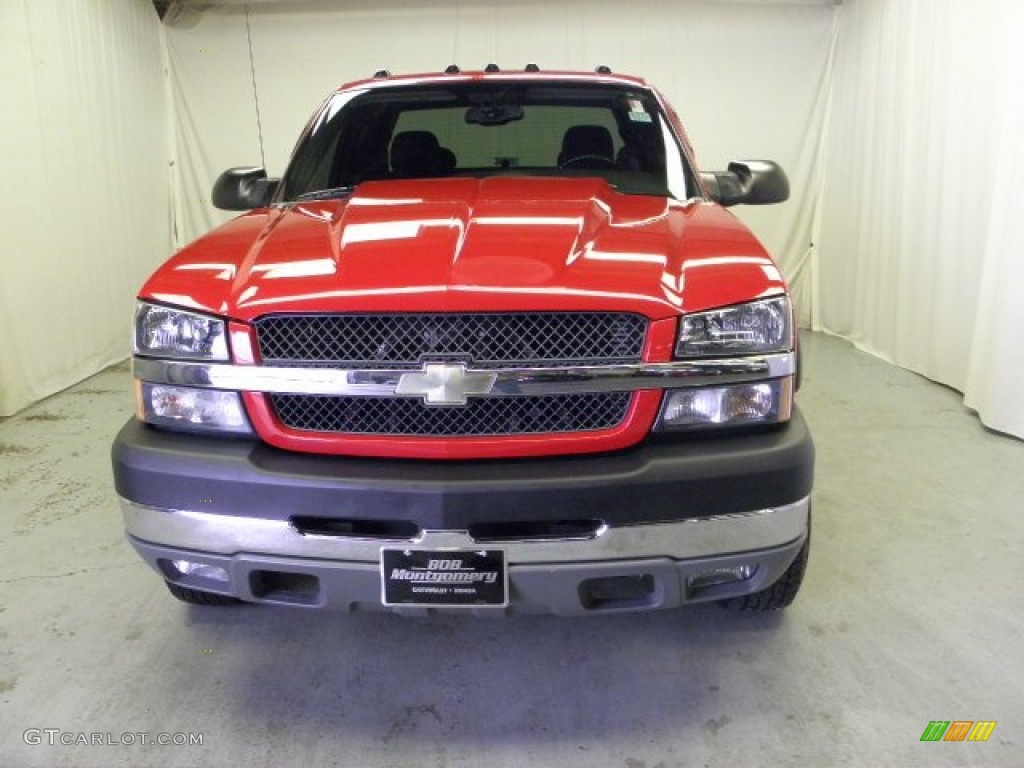 2004 Silverado 2500HD LS Extended Cab 4x4 - Victory Red / Dark Charcoal photo #2
