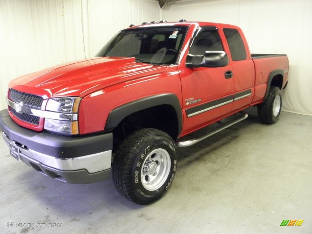 2004 Silverado 2500HD LS Extended Cab 4x4 - Victory Red / Dark Charcoal photo #3