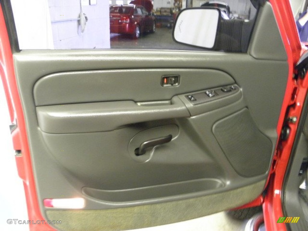 2004 Silverado 2500HD LS Extended Cab 4x4 - Victory Red / Dark Charcoal photo #18