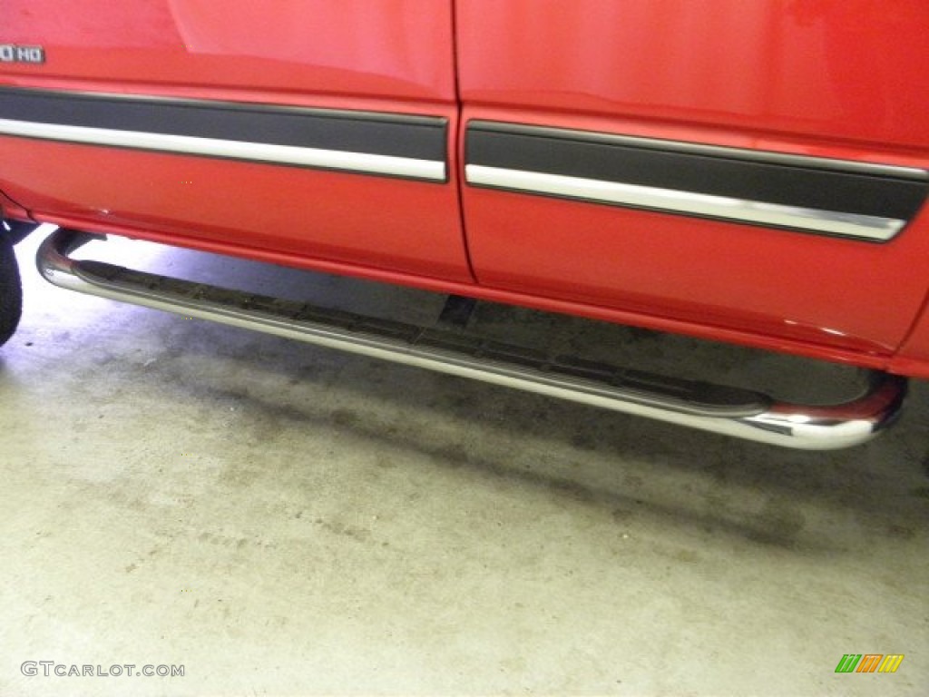 2004 Silverado 2500HD LS Extended Cab 4x4 - Victory Red / Dark Charcoal photo #21