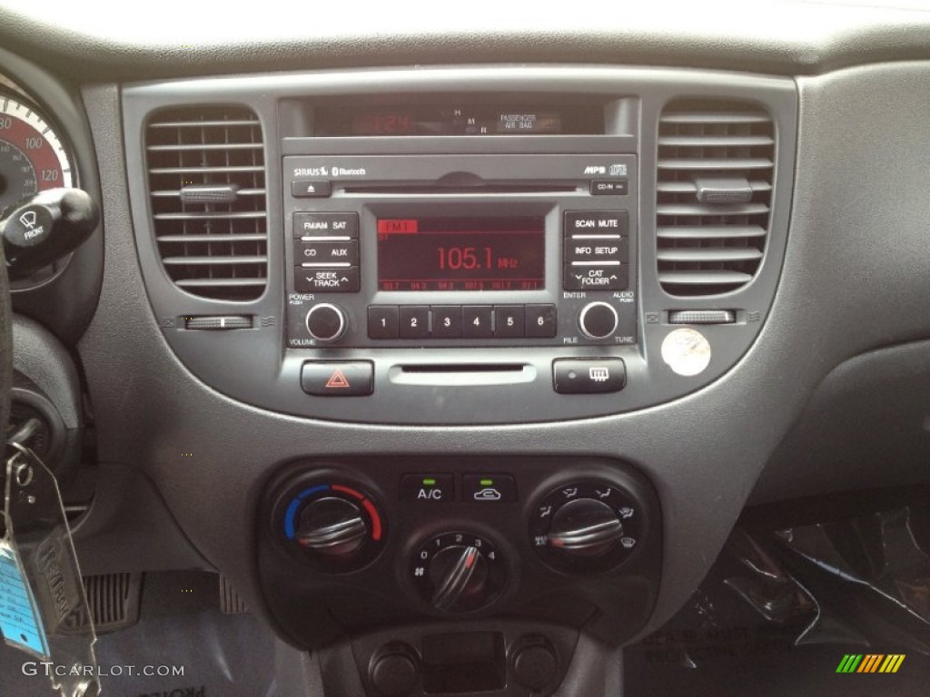 2010 Kia Rio LX Sedan Controls Photo #62275120