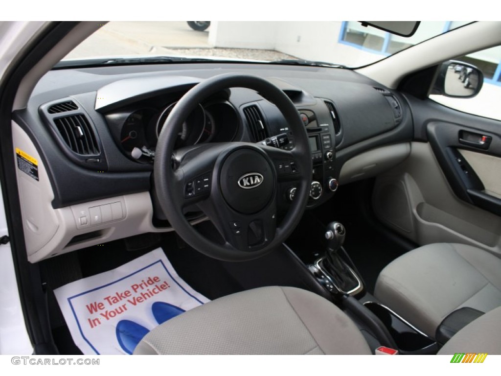2011 Forte EX - Clear White / Stone photo #11