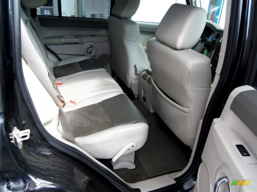 Dark Khaki/Light Graystone Interior 2008 Jeep Commander Overland 4x4 Photo #62282510