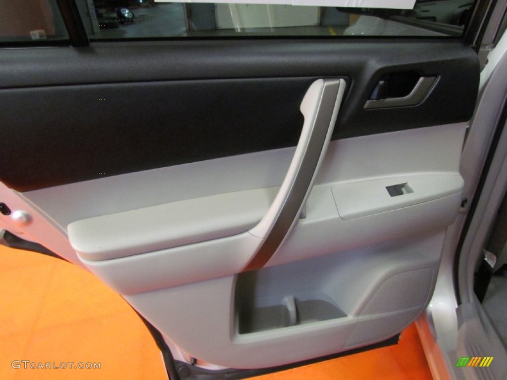 2010 Highlander SE 4WD - Classic Silver Metallic / Ash photo #8