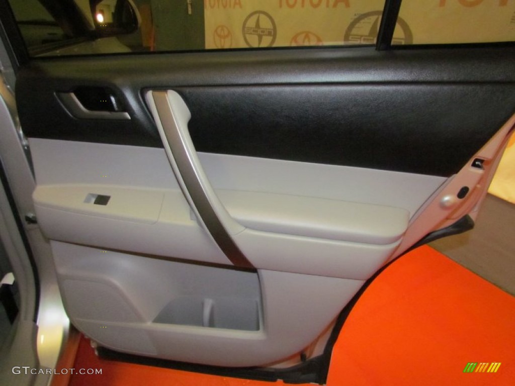 2010 Highlander SE 4WD - Classic Silver Metallic / Ash photo #22