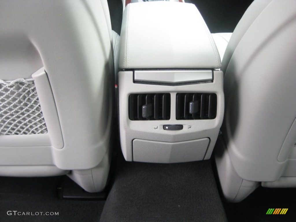 2009 CTS 4 AWD Sedan - Radiant Silver / Light Titanium/Ebony photo #17