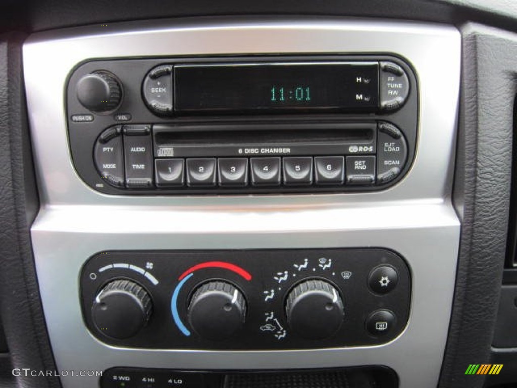 2005 Dodge Ram 1500 SLT Daytona Regular Cab 4x4 Controls Photo #62288813