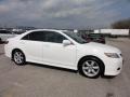 Super White - Camry SE Photo No. 7