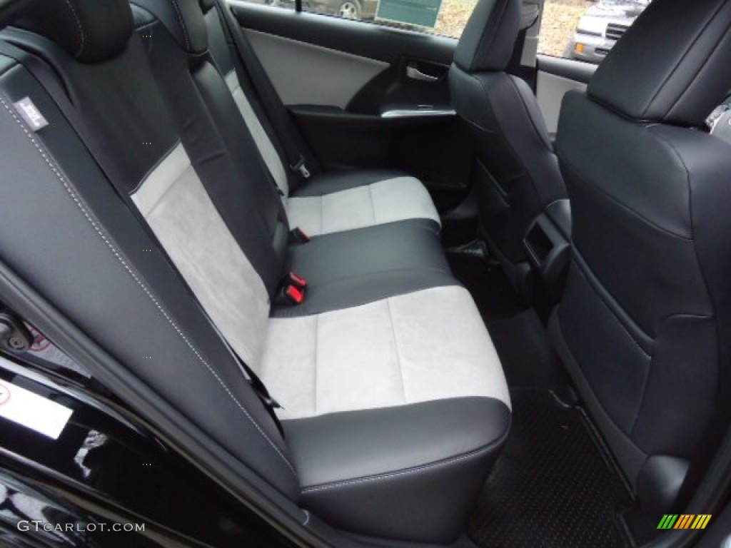 Black/Ash Interior 2012 Toyota Camry SE Photo #62298335