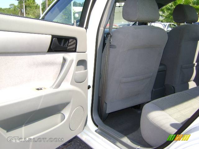 2007 Forenza Sedan - Absolute White / Grey photo #18