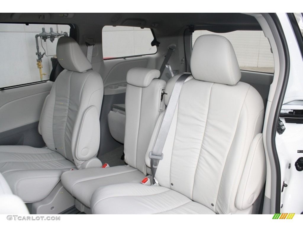 2012 Sienna XLE - Super White / Light Gray photo #8