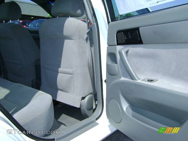 2007 Forenza Sedan - Absolute White / Grey photo #20