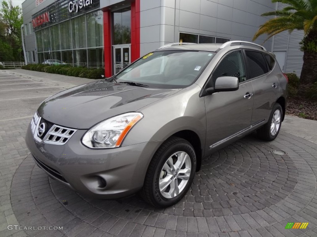 Platinum Graphite Nissan Rogue