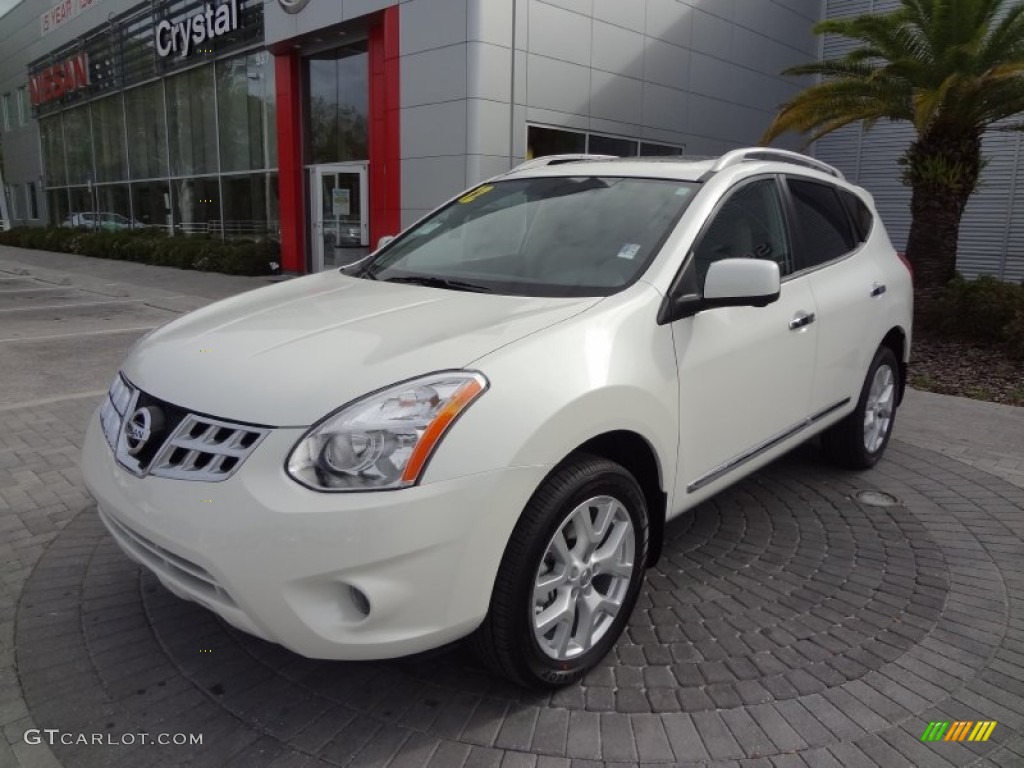 Pearl White Nissan Rogue