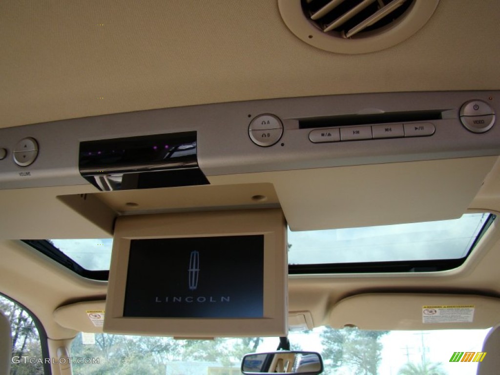 2008 Navigator Luxury - Black / Camel/Sand Piping photo #18