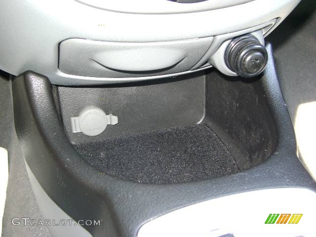 2007 Forenza Sedan - Absolute White / Grey photo #29