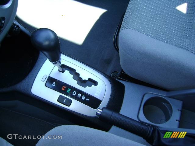 2007 Forenza Sedan - Absolute White / Grey photo #30