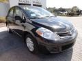 Super Black - Versa 1.8 S Hatchback Photo No. 11