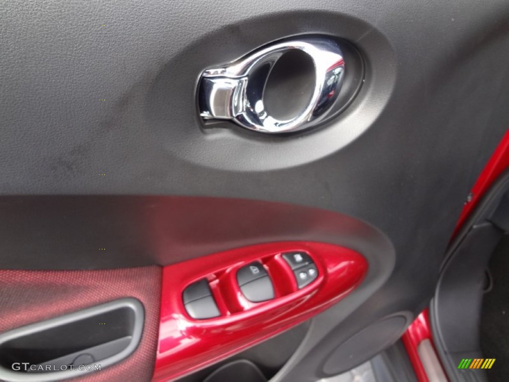2012 Juke SL - Cayenne Red / Black/Red Leather/Red Trim photo #17