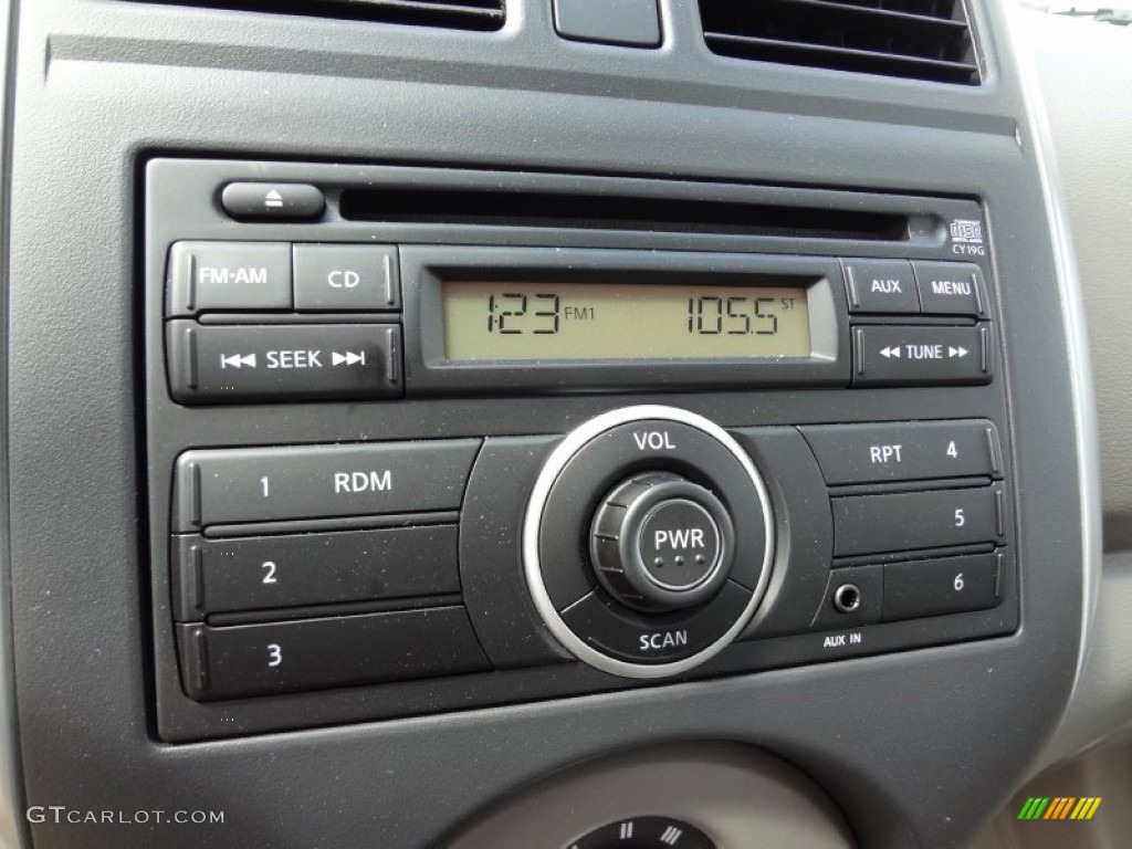 2012 Nissan Versa 1.6 SV Sedan Audio System Photo #62309807