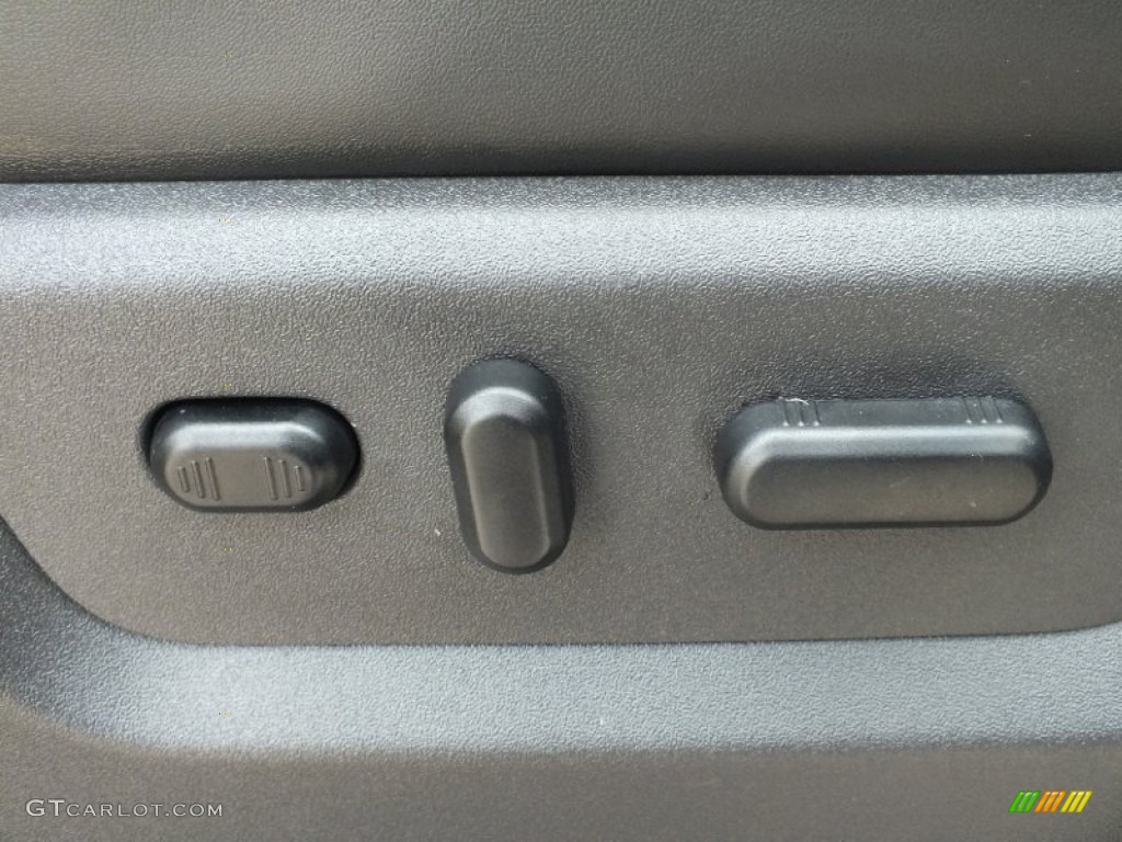 2011 Ford F250 Super Duty Lariat Crew Cab 4x4 Controls Photo #62314099