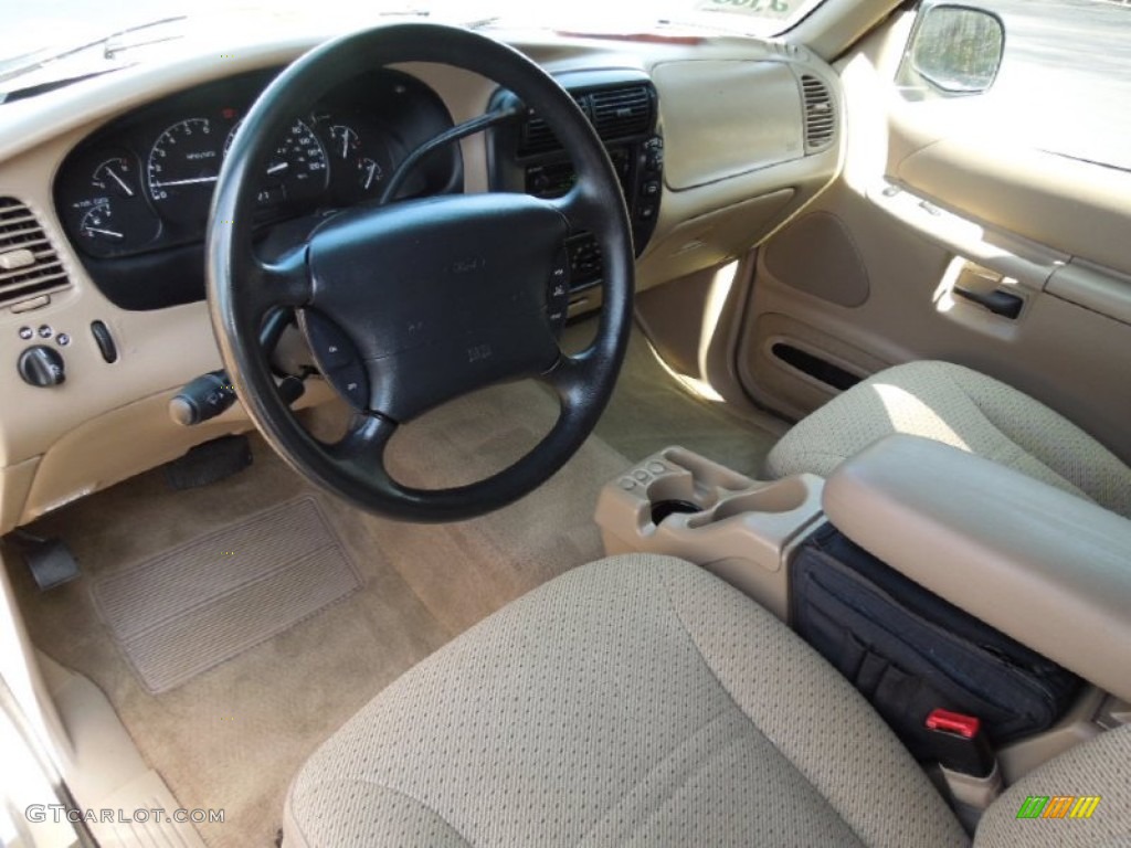 Medium Prairie Tan Interior 2000 Ford Explorer XLS Photo #62316111
