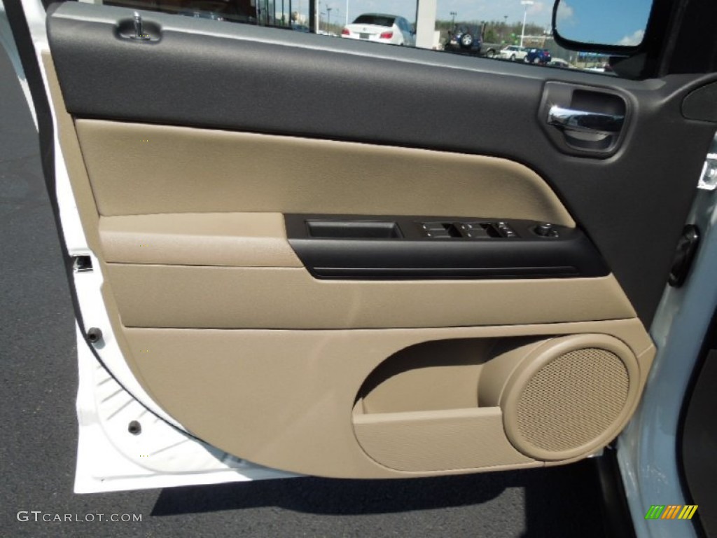 2012 Jeep Compass Sport Dark Slate Gray/Light Pebble Beige Door Panel Photo #62316409