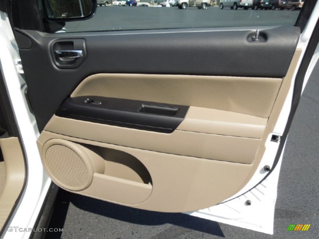 2012 Jeep Compass Sport Dark Slate Gray/Light Pebble Beige Door Panel Photo #62316523