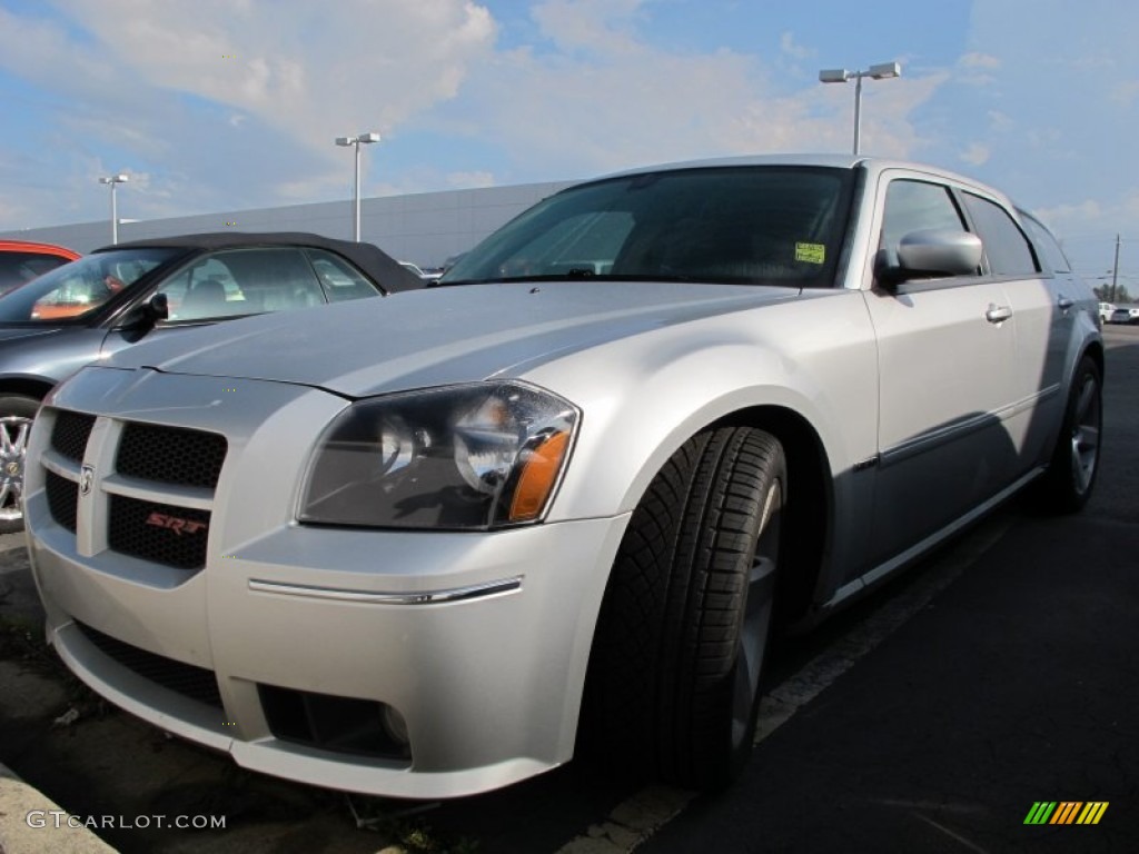 2007 Magnum SRT-8 - Bright Silver Metallic / Dark Slate Gray/Light Slate Gray photo #2