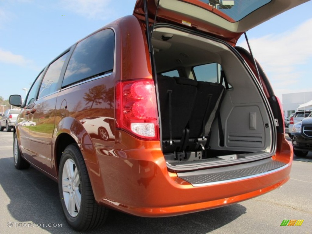 2012 Grand Caravan Crew - Copperhead Pearl / Black/Light Graystone photo #8